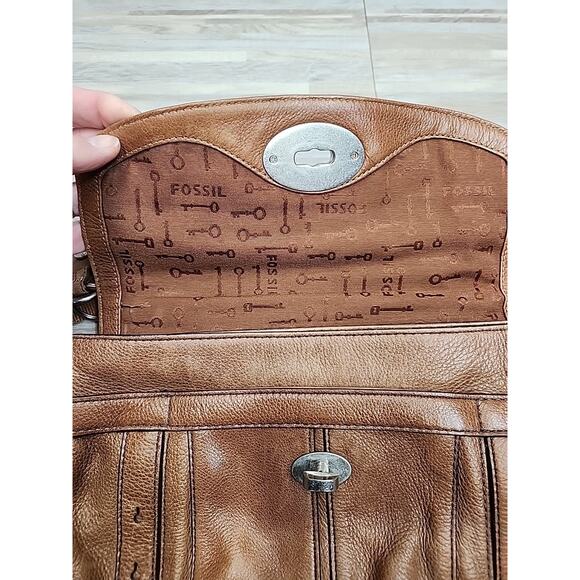 FOSSIL MADDOX Distressed Brown Leather Organizer Crossbody Messenger Bag W/Key - Picture 8 of 8